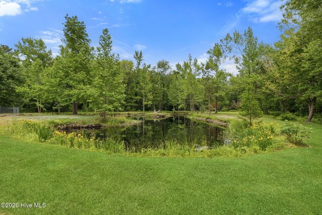 614 Cape Fear Drive, Burgaw, NC 28425