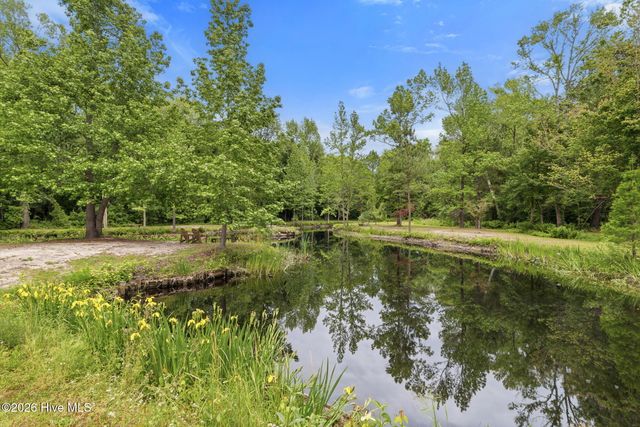 614 Cape Fear Drive, Burgaw, NC 28425