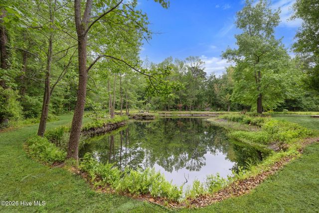 614 Cape Fear Drive, Burgaw, NC 28425