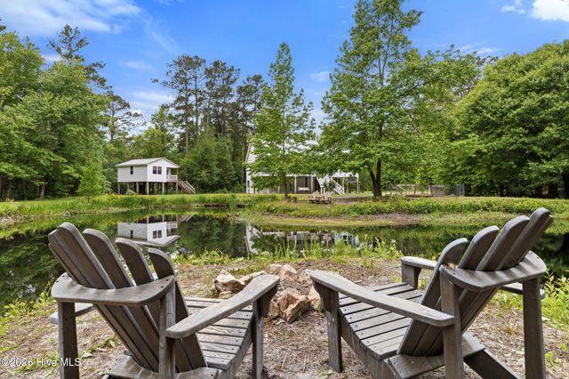 614 Cape Fear Drive, Burgaw, NC 28425
