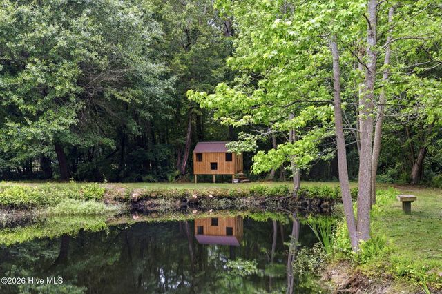 614 Cape Fear Drive, Burgaw, NC 28425