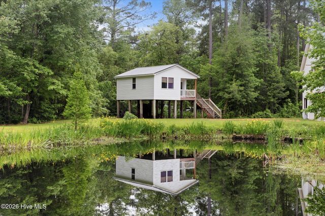 614 Cape Fear Drive, Burgaw, NC 28425