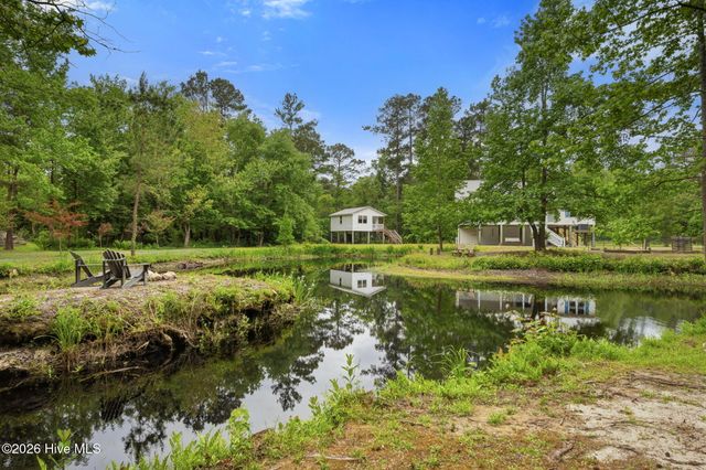 614 Cape Fear Drive, Burgaw, NC 28425