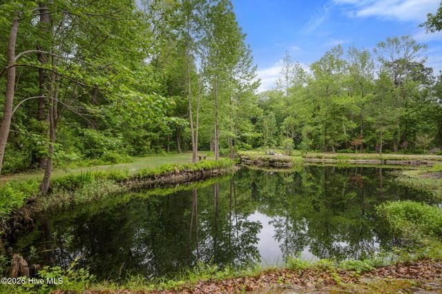 614 Cape Fear Drive, Burgaw, NC 28425