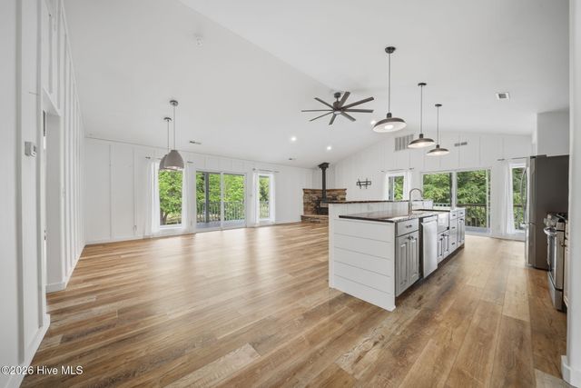 614 Cape Fear Drive, Burgaw, NC 28425