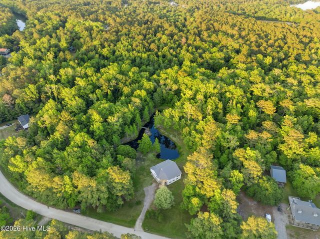 614 Cape Fear Drive, Burgaw, NC 28425
