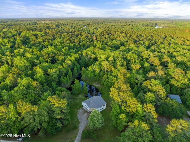614 Cape Fear Drive, Burgaw, NC 28425