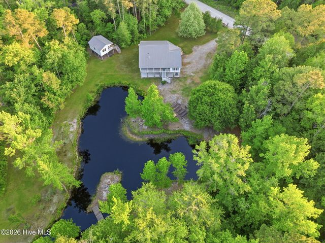 614 Cape Fear Drive, Burgaw, NC 28425