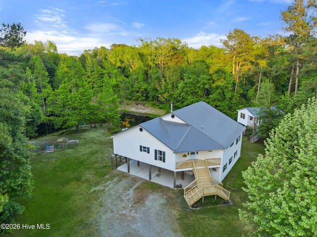 614 Cape Fear Drive, Burgaw, NC 28425