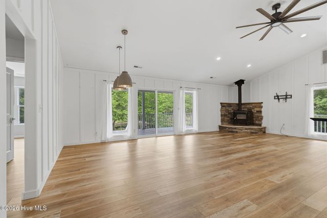 614 Cape Fear Drive, Burgaw, NC 28425