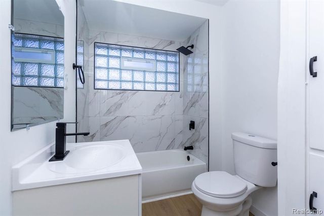 18890 Grayfield Street, Detroit, MI 48219