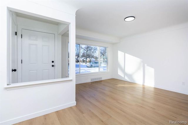 18890 Grayfield Street, Detroit, MI 48219