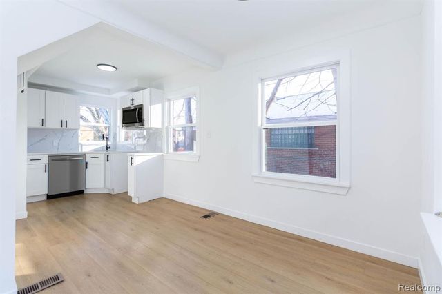 18890 Grayfield Street, Detroit, MI 48219