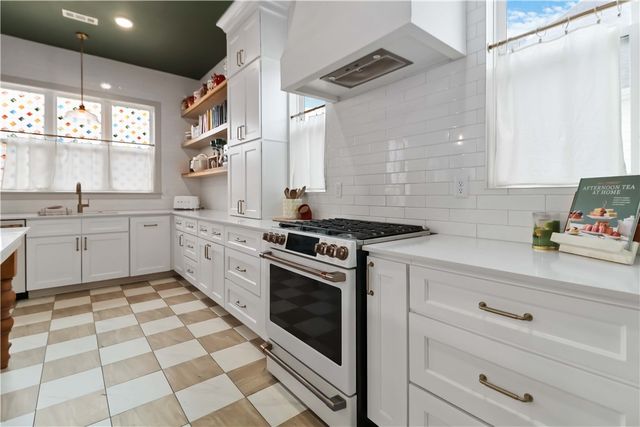 4017 Sommerset Street, Rogers, AR 72758