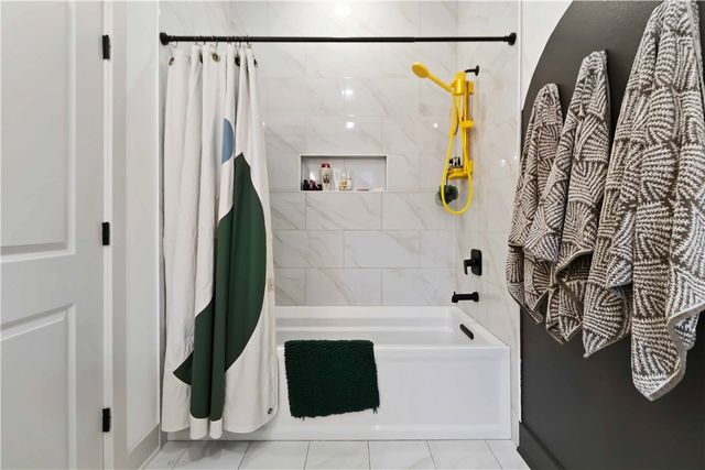 4017 Sommerset Street, Rogers, AR 72758