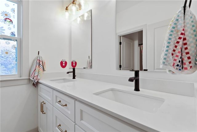 4017 Sommerset Street, Rogers, AR 72758