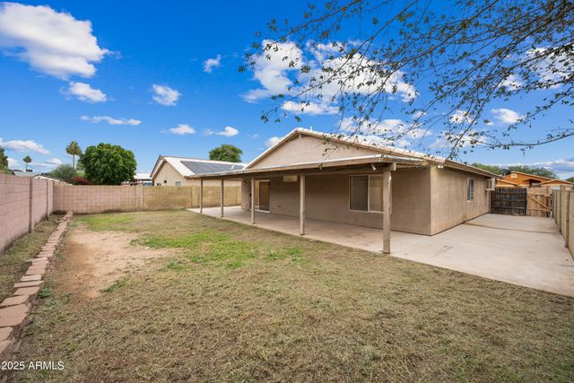 9018 W CAMBRIDGE Avenue, Phoenix, AZ 85037