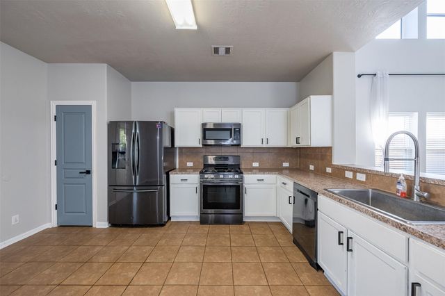 18318 Canary Bluff Lane, Cypress, TX 77433