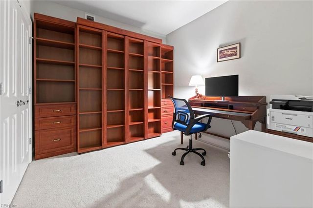 4545 Commerce St Unit 2401, Virginia Beach, VA 23462