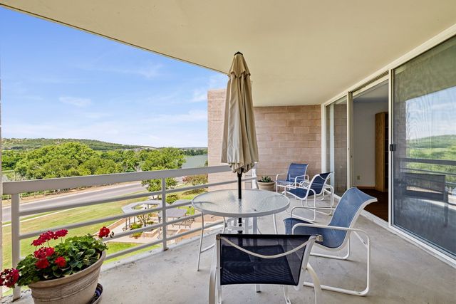 1006 Guadalupe St, Kerrville, TX 78028