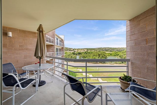 1006 Guadalupe St, Kerrville, TX 78028