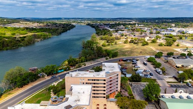 1006 Guadalupe St, Kerrville, TX 78028
