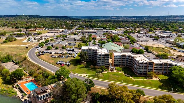 1006 Guadalupe St, Kerrville, TX 78028