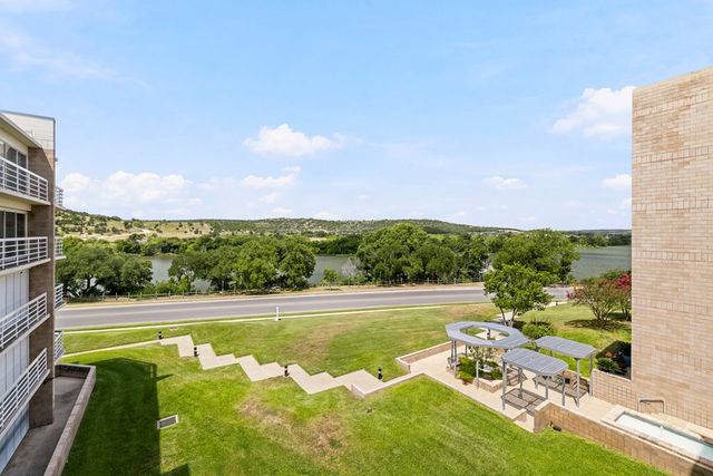 1006 Guadalupe St, Kerrville, TX 78028