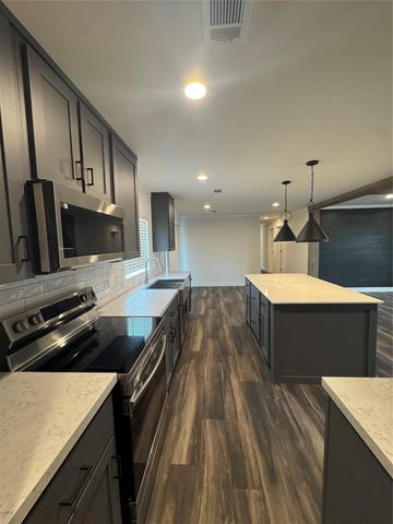 2545 N Mount Mariah Road, Montgomery, TX 77356