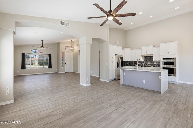 1274 E LAKE Drive, Gilbert, AZ 85234