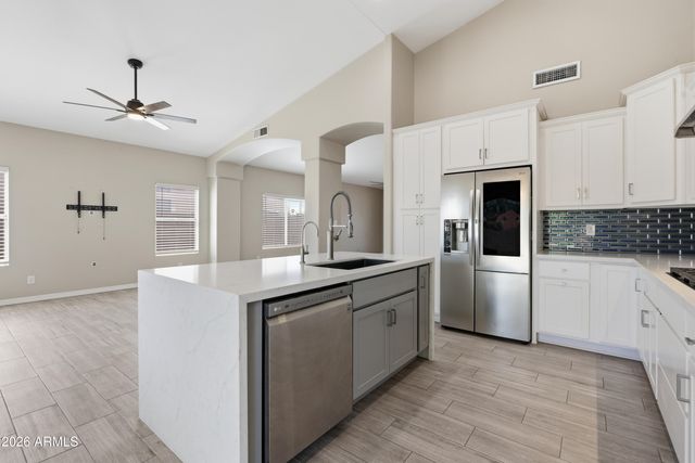 1274 E LAKE Drive, Gilbert, AZ 85234