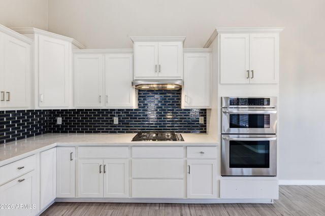 1274 E LAKE Drive, Gilbert, AZ 85234