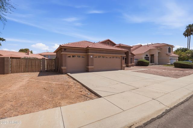 1274 E LAKE Drive, Gilbert, AZ 85234