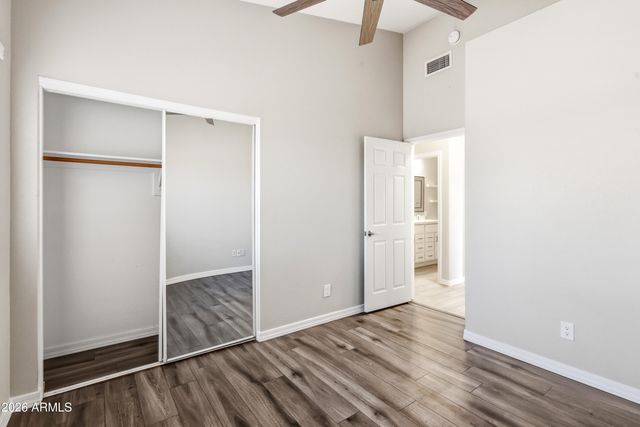 1274 E LAKE Drive, Gilbert, AZ 85234