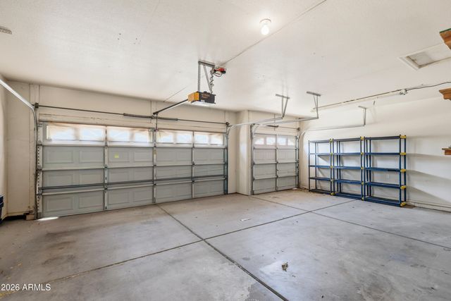 1274 E LAKE Drive, Gilbert, AZ 85234