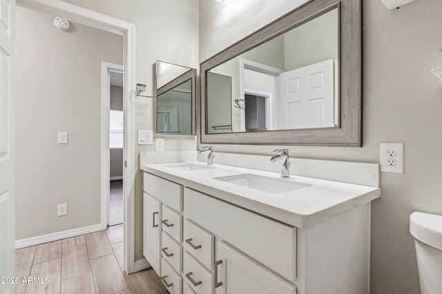 1274 E LAKE Drive, Gilbert, AZ 85234