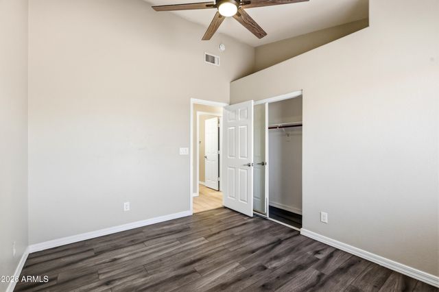 1274 E LAKE Drive, Gilbert, AZ 85234