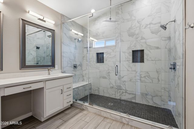 1274 E LAKE Drive, Gilbert, AZ 85234