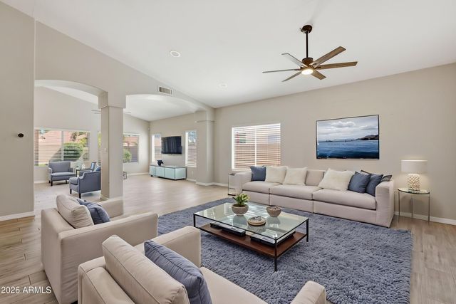 1274 E LAKE Drive, Gilbert, AZ 85234