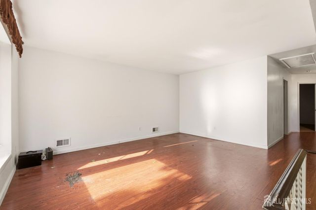 7 Exeter Street, Highland Park, NJ 08904