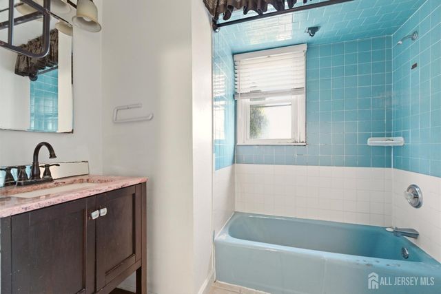 7 Exeter Street, Highland Park, NJ 08904