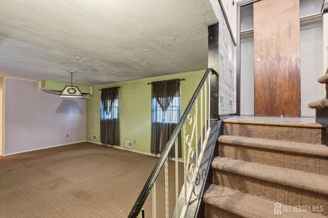 7 Exeter Street, Highland Park, NJ 08904