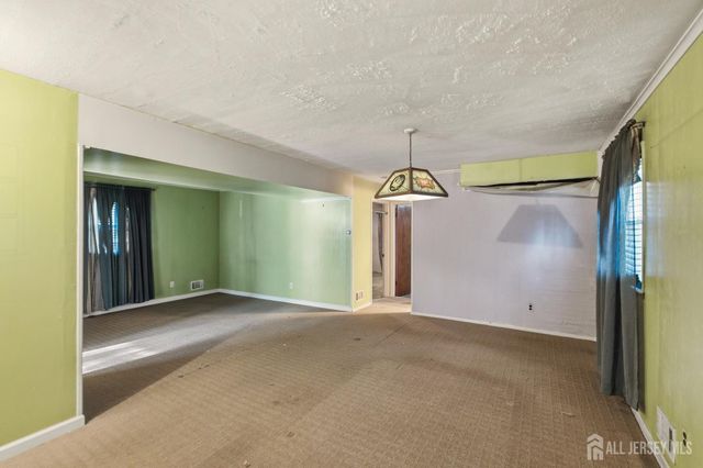 7 Exeter Street, Highland Park, NJ 08904