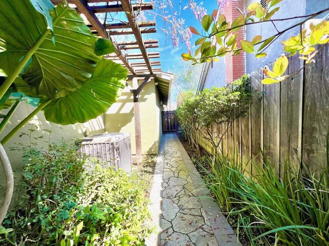 3837 Marigold Ln, Modesto, CA 95356