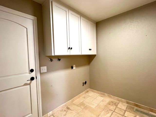 3837 Marigold Ln, Modesto, CA 95356