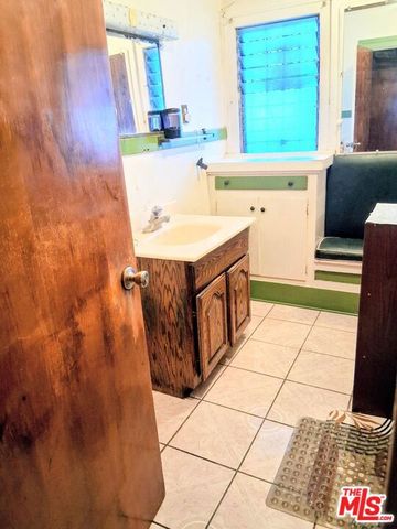4219 Kenwood Avenue, Los Angeles, CA 90037