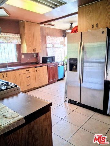 4219 Kenwood Avenue, Los Angeles, CA 90037