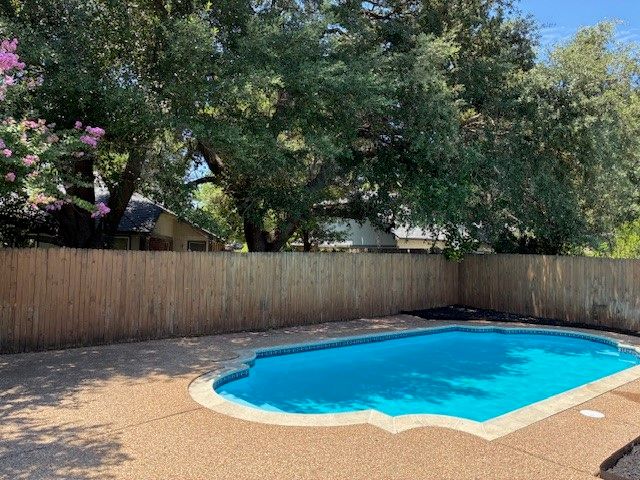 5702 Fox Hunt Drive, Arlington, TX 76017