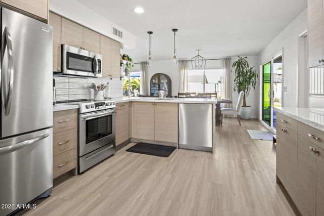 828 W WESTCHESTER Avenue, Tempe, AZ 85283