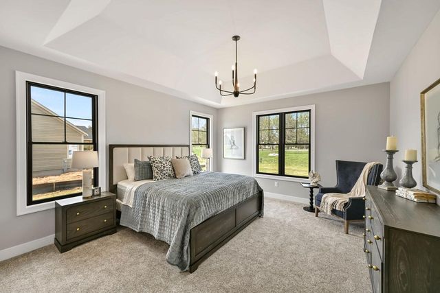 254 River Oaks CIRCLE, Delafield, WI 53018